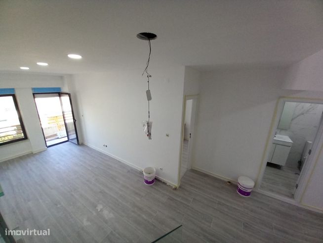 Apartamento Duplex Totalmente Remodelado na Costa da Caparica-38