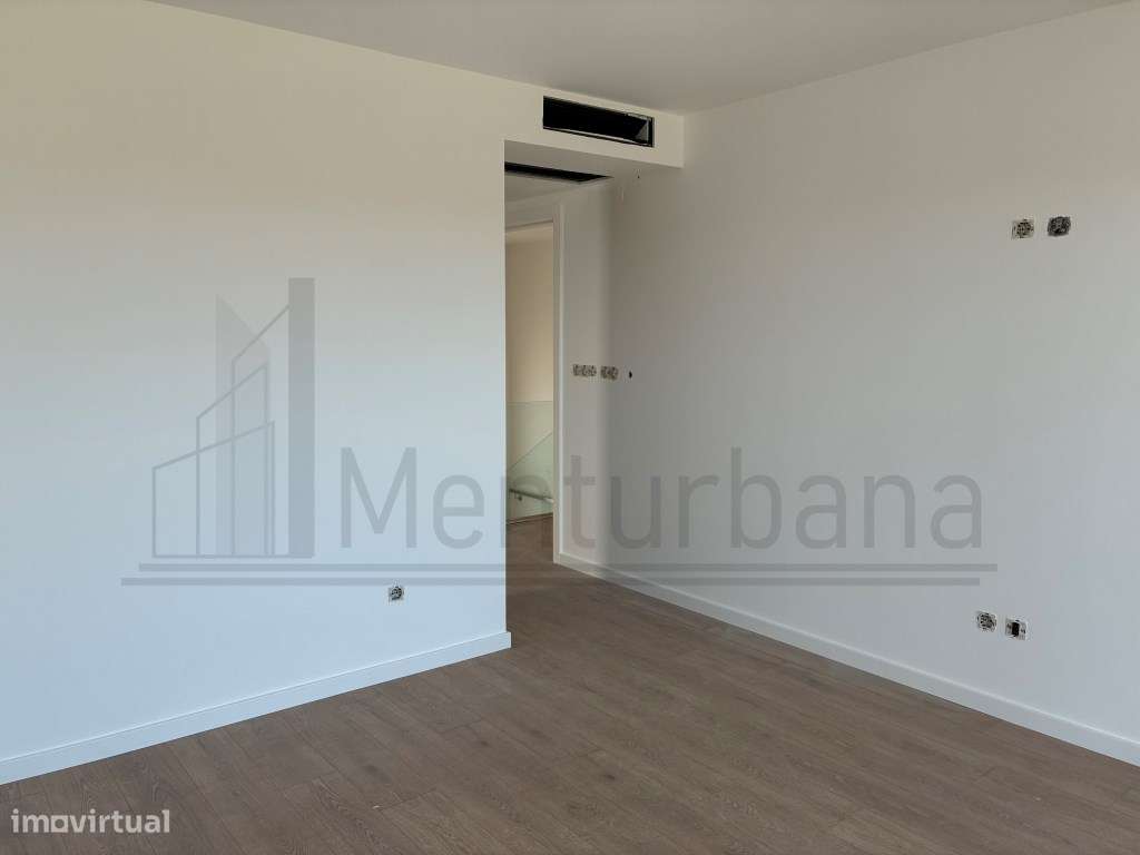 FANTÁSTICA MORADIA COM PISCINA EM MANIQUE - CASCAIS-39