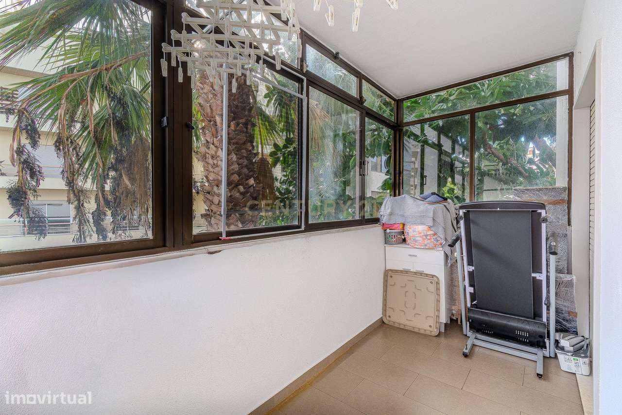 Apartamento T2 renovado, em Faro-17