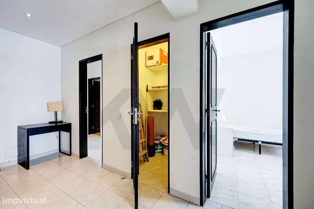 Apartamento T3 Monte da Caparica Rua General Humerto Delgado-13