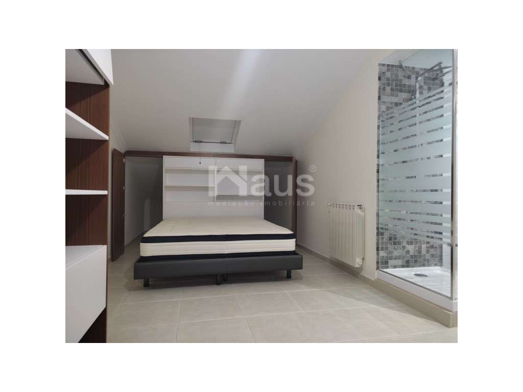 Duplex T2+1 com varandas e parqueamento-15