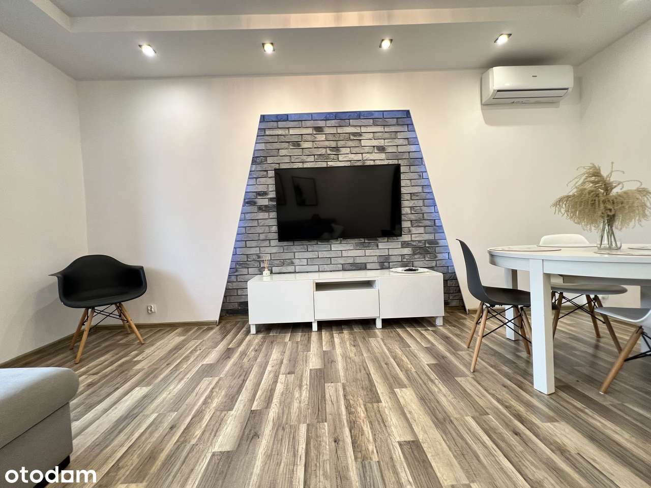 Na sprzedaż przestronne mieszkanie po Remoncie z klima i piwnicą-2