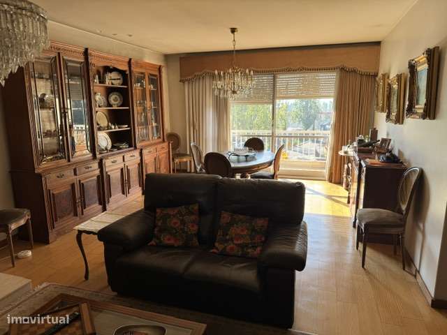 Apartamento T5 na Rua do Campo Alegre-49