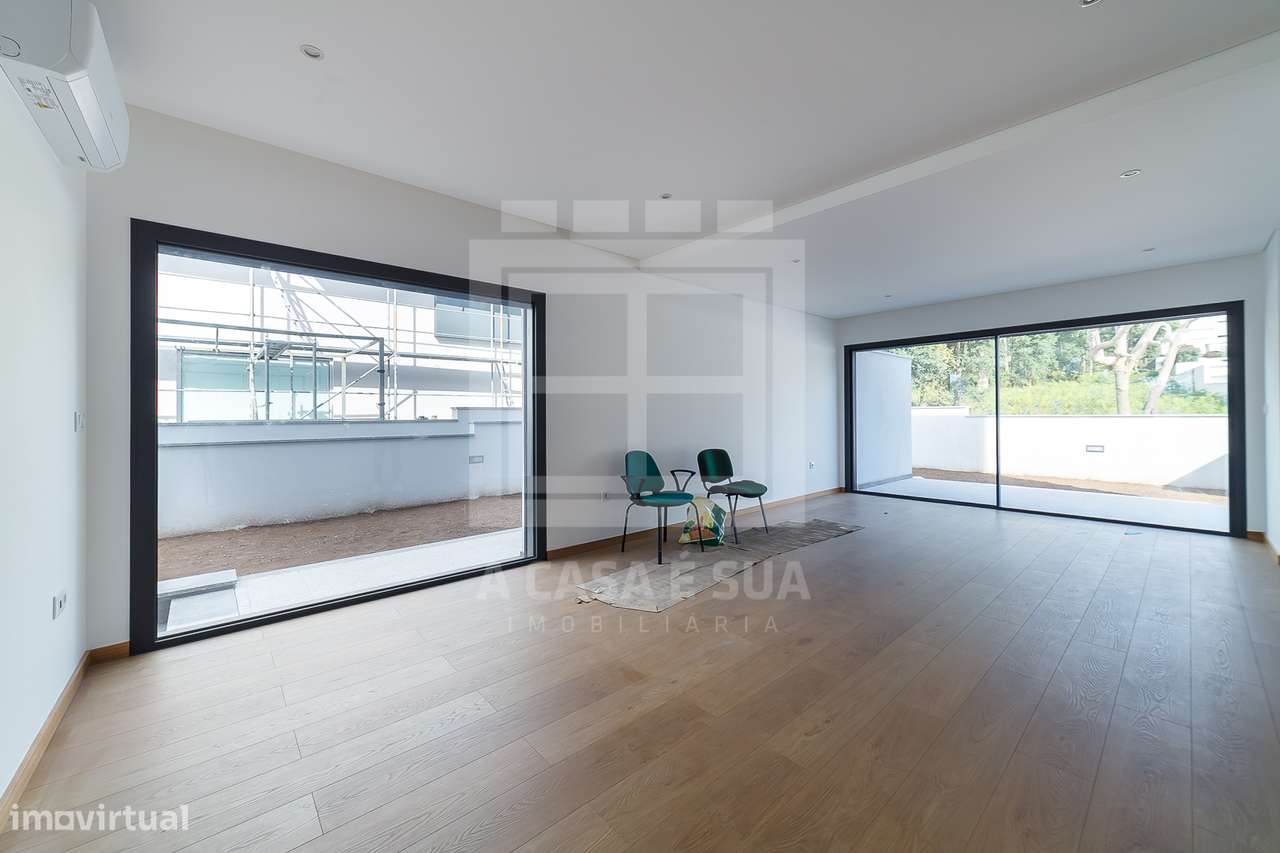 Moradia T3+1 nova com 3 frentes em Lobão, S.M.Feira - Grande imagem: 5/19