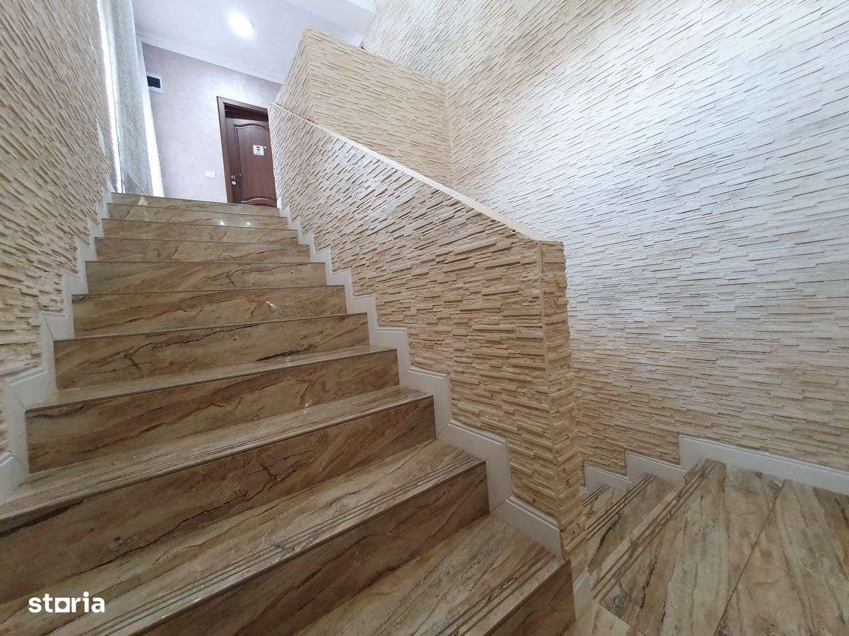 VILA LUX 6 camere, 2 bai, 200mp, teren 700mp, CUG- MOBILATA si UTILATA - Imagine principală: 5/20