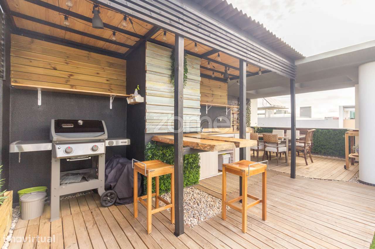 Penthouse T4 com vista mar-25