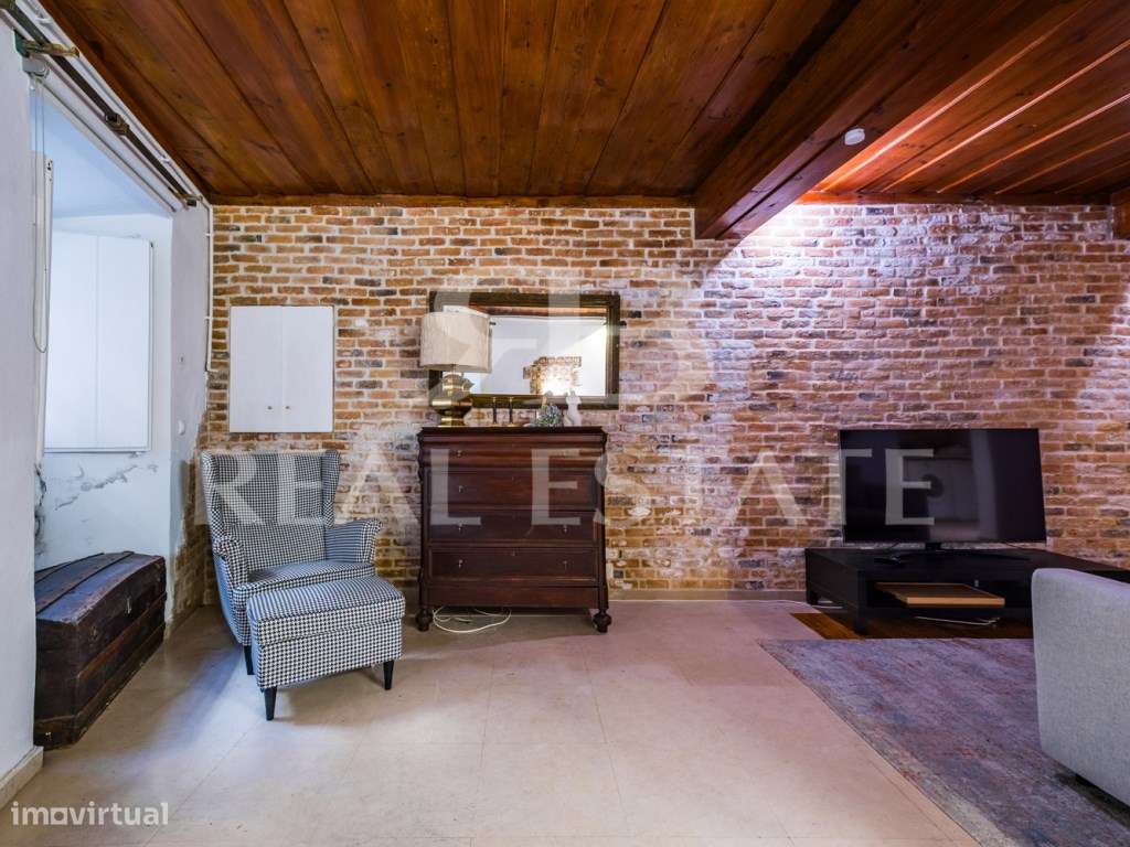 T1 - Chiado, Santa Catarina, centro de Lisboa.-5