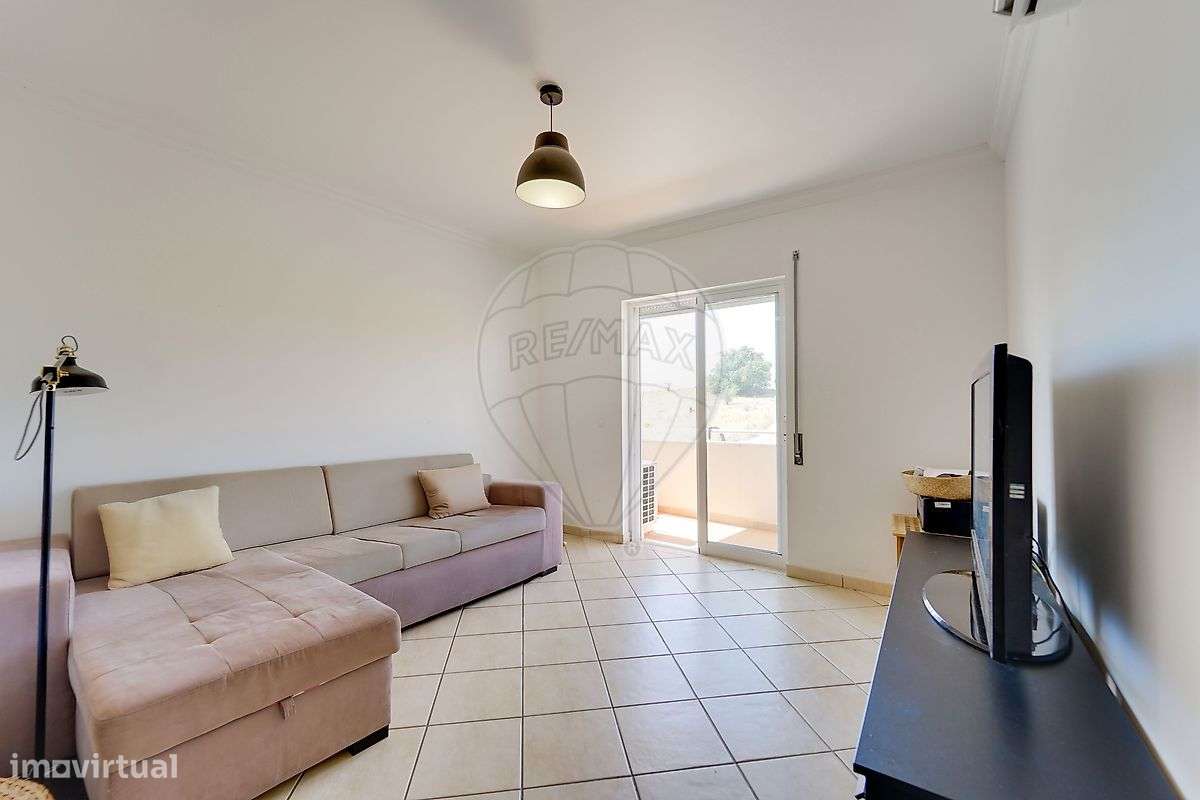 Apartamento – Estômbar e Parchal - Mais