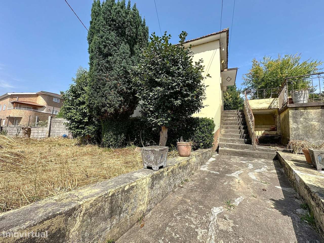 Moradia para Remodelar com Terreno e Grande Frente – Excelente Localiz - Grande imagem: 5/25