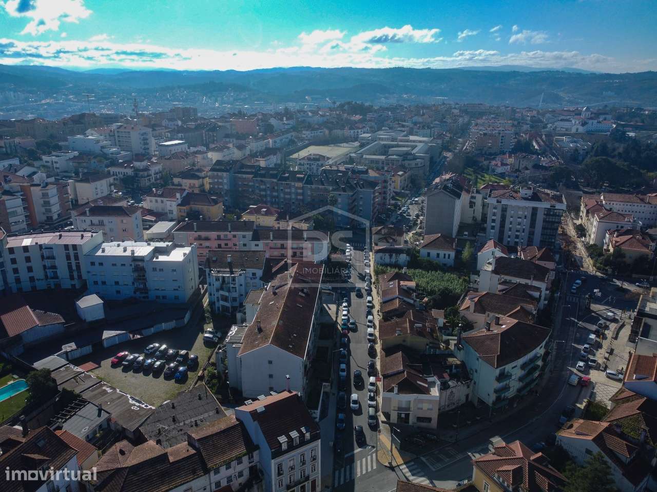 OPORTUNIDADE ÚNICA – DOIS PRÉDIOS COMERCIAIS E HABITACIONAIS  EM CELAS - Grande imagem: 3/50
