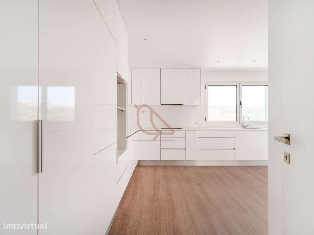 Moradia Isolada T4 Contemporânea com Jardim e Acabamentos Premium -...-12