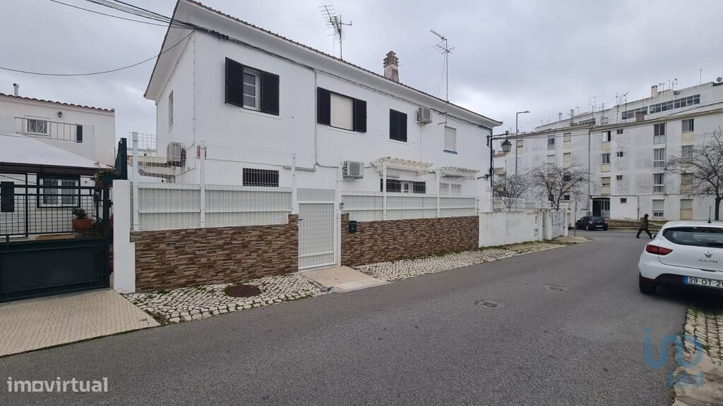 Casa T5 em Faro de 156,00 m2