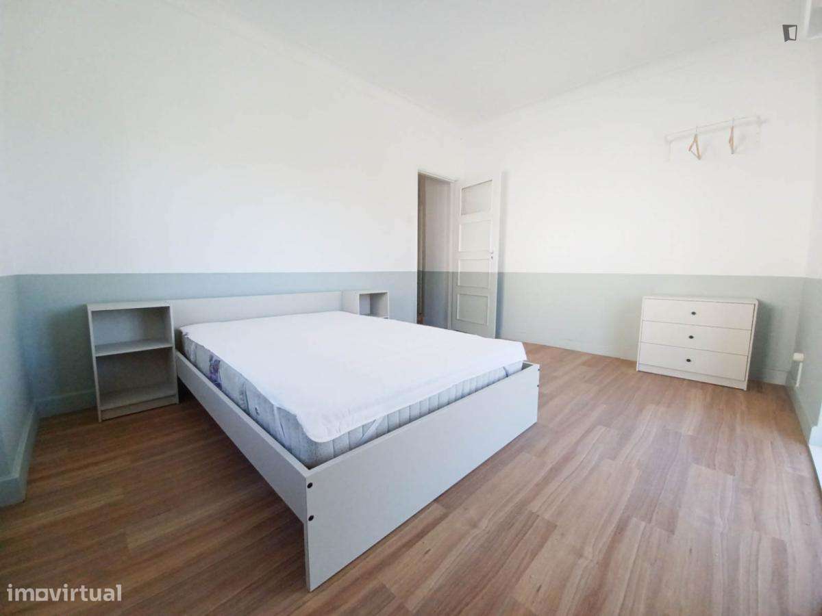Quarto - localizado em Guimaraes - Grande imagem: 5/9