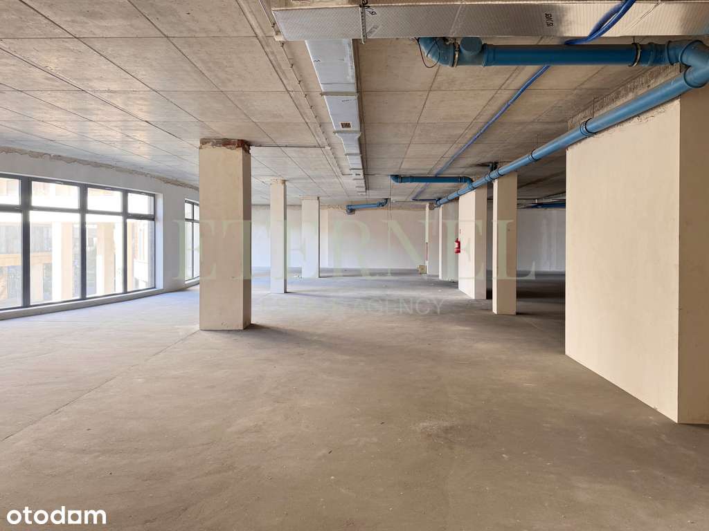 Inwestycyjny lokal z pozwoleniem na mieszkania-12