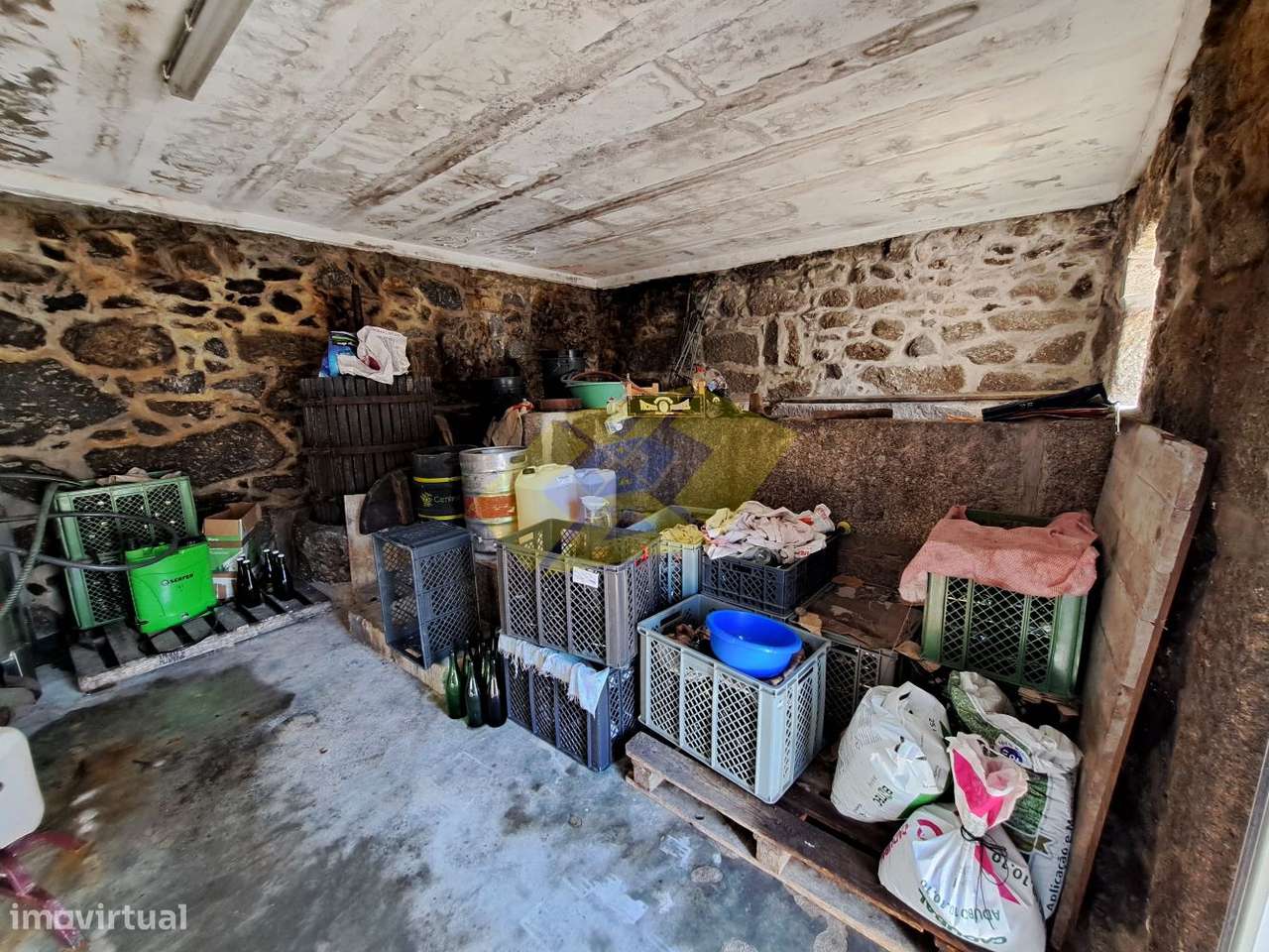 Moradia T3 em Pombeiro + Terreno Rústico-28