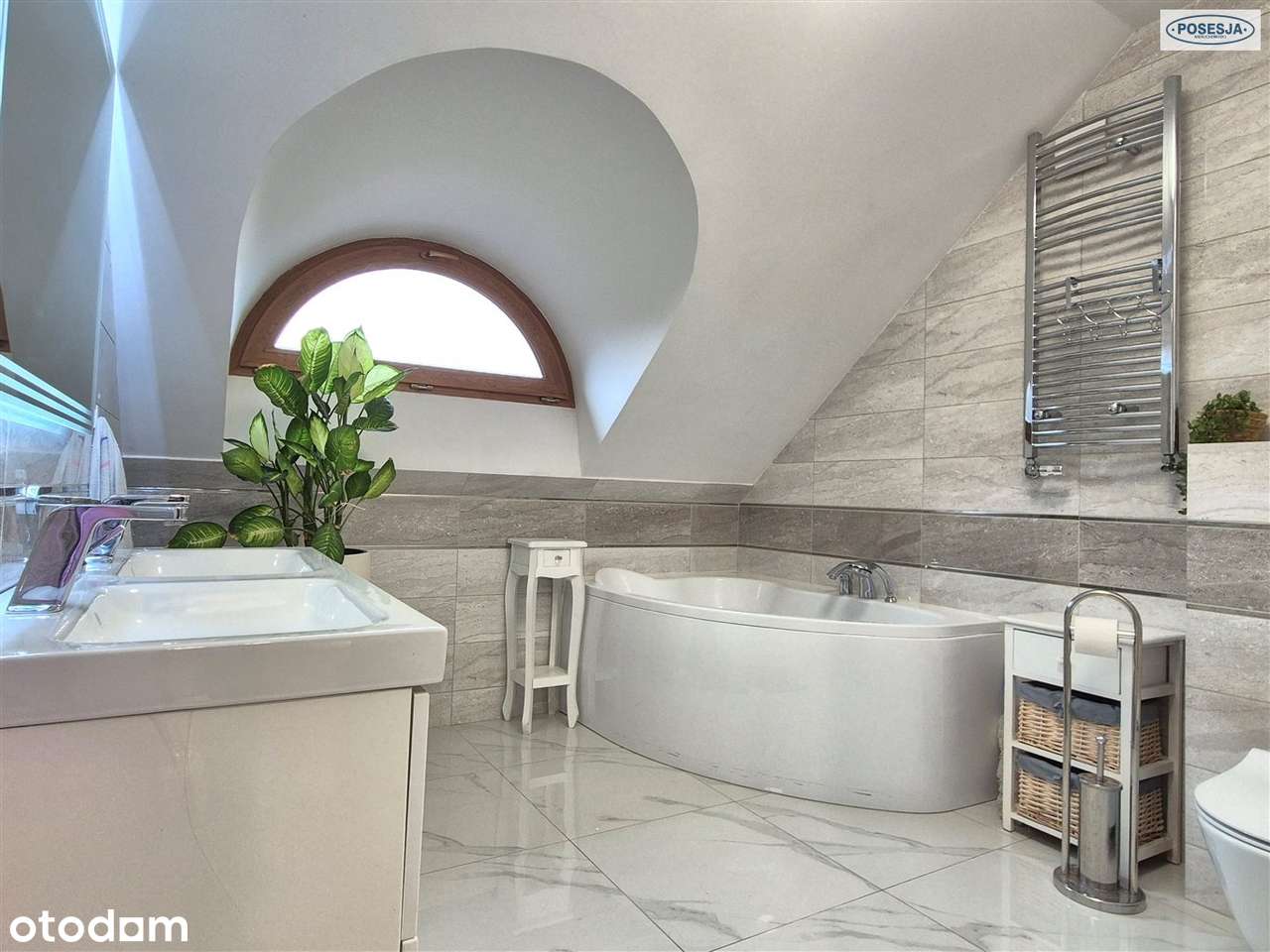 Dom przy lesie z dużym tarasem-13