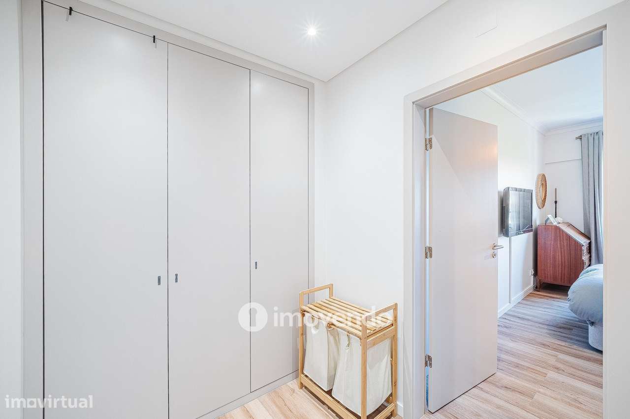 Apartamento T3 com garagem, em condomínio com piscina, em Bicesse-29
