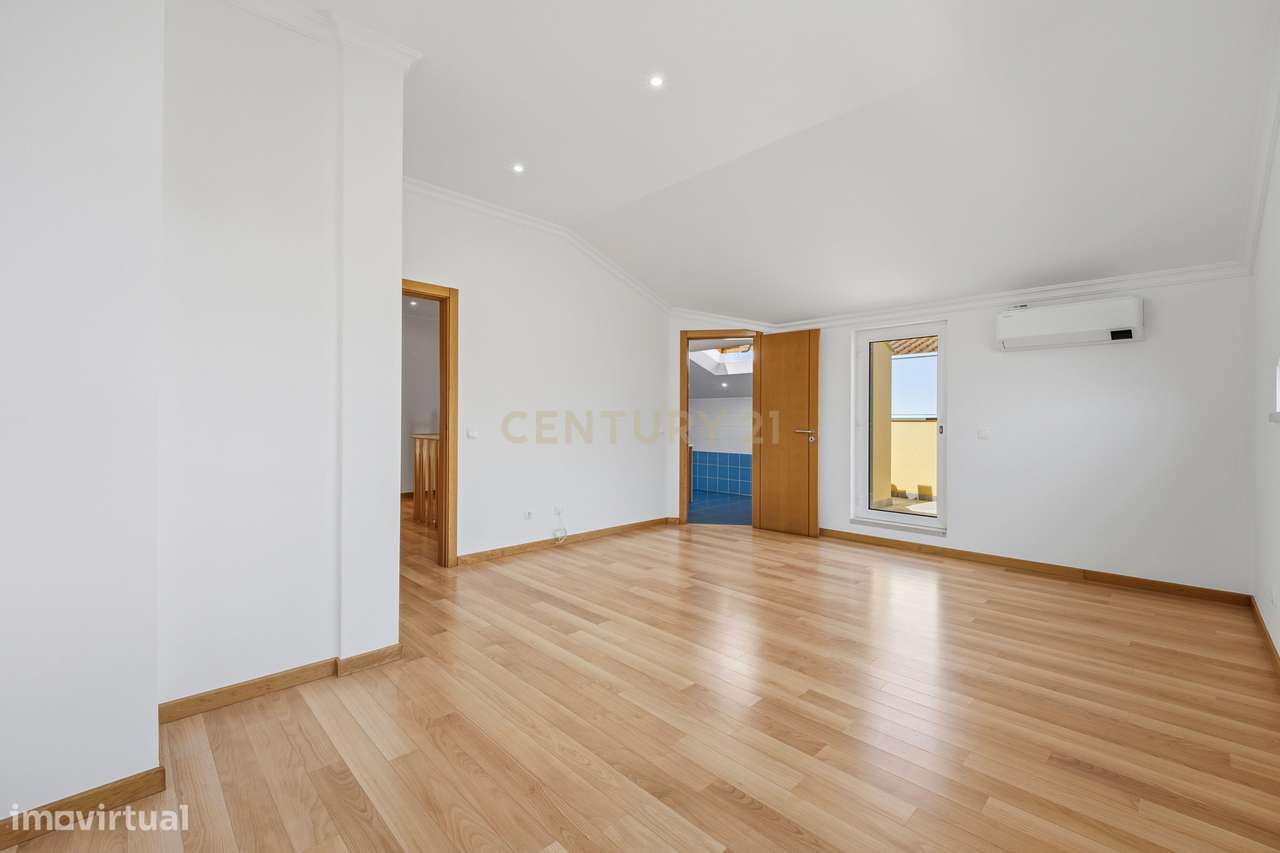 Duplex Exclusivo | 1 Quarto + 3 Suites | Terraços | Vista Panorâmica s-27