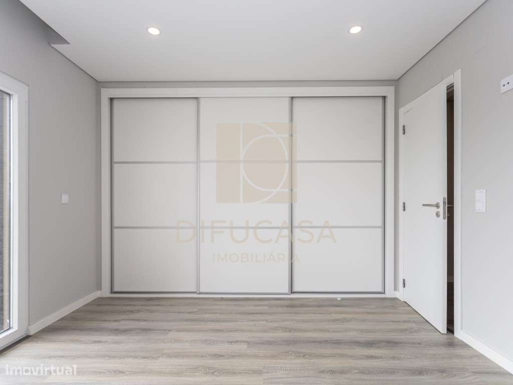 R235 - Moradia Centro de Fernão Ferro-32