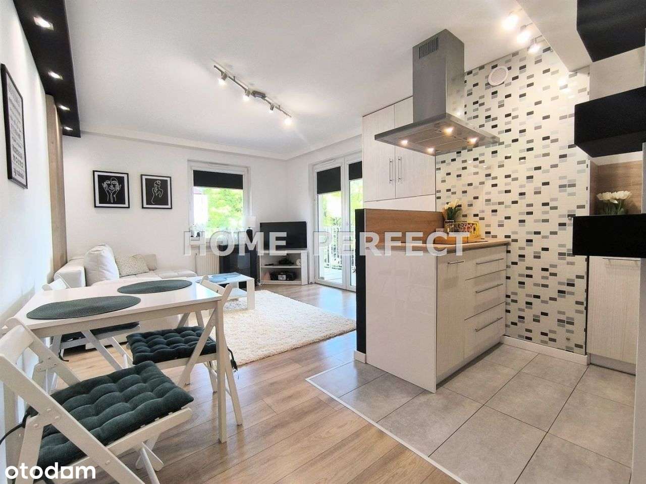 Mieszkanie z dużym balkonem-Klonowa 33-0