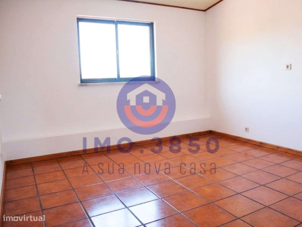 Moradia T4 c/ excelentes áreas-18