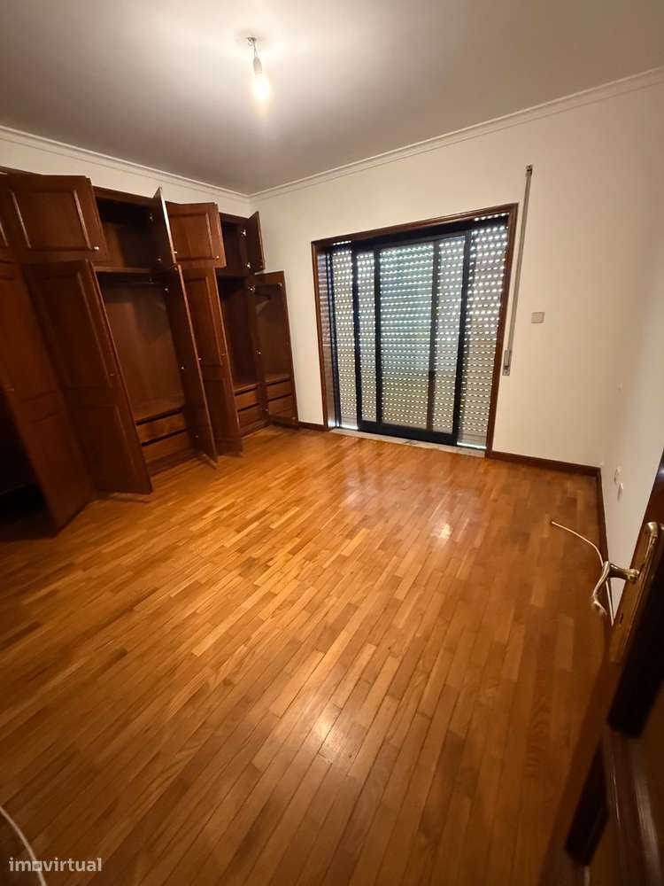 Apartamento T2 com lugar de garagem no Porto - Ramalde-29