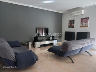 Apartamento T3, c/parqueamento, arrec...