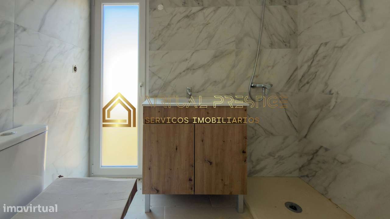 Moradia T4 triplex de gaveto | 2 suítes c/ closet | lareira | Fernã...-16