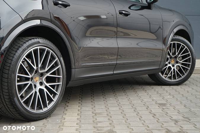 Porsche Cayenne S - 4