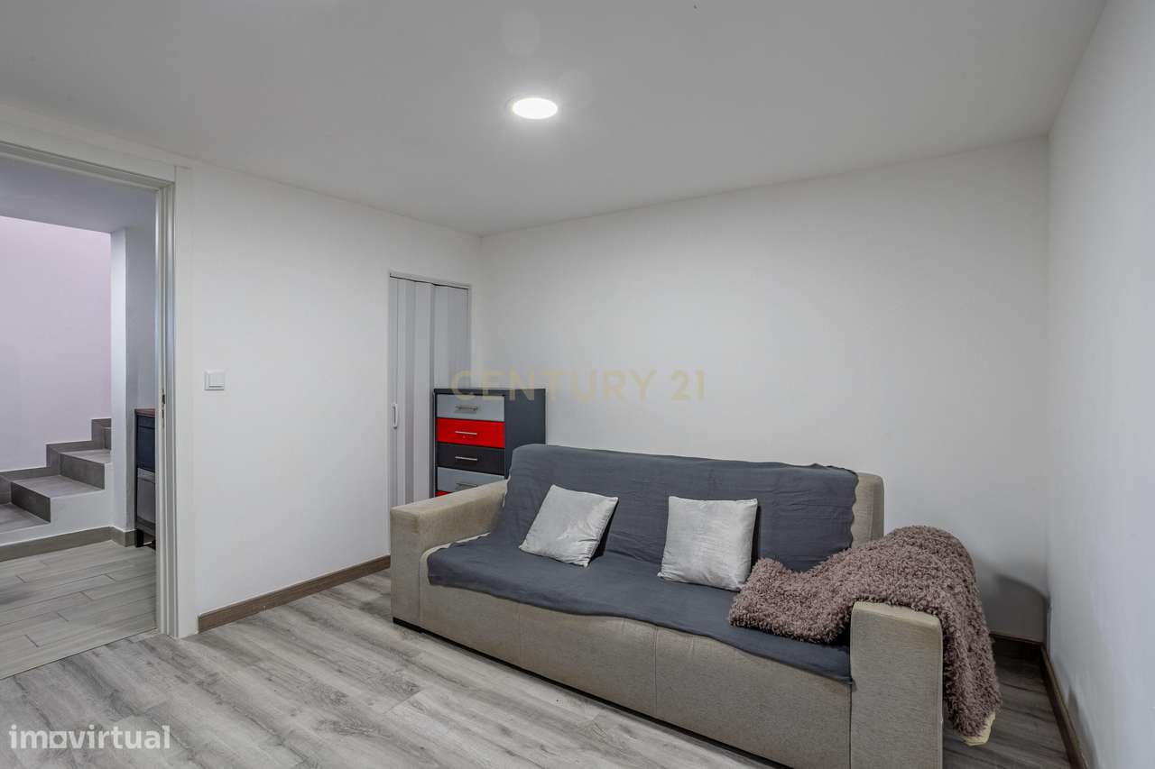 Moradia T3 + 1 com uma vista espetacular em Fonte Santa-9