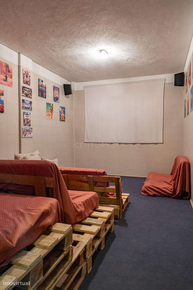 Moradia rodeada pelo campo-28