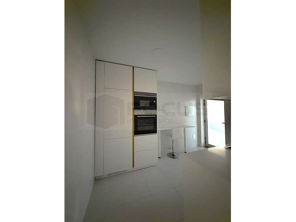 Apartamento T2 renovado com terraço Esgueira - CENTRO-5