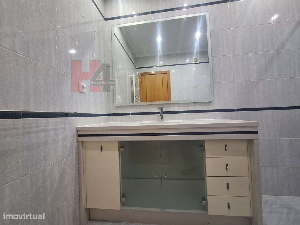 Apartamento T3 Colinas Cruzeiro com 150 m² e 4 lugares de parqueamento-28