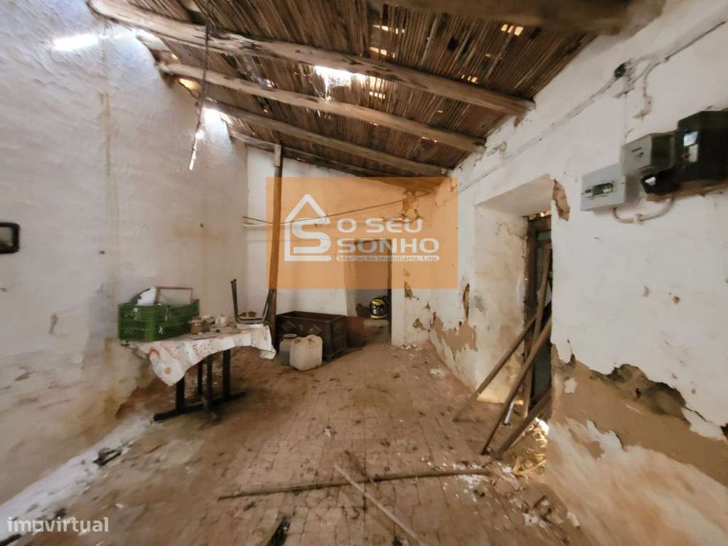 Casa Antiga para recuperar perto de São Brás de Alportel-13