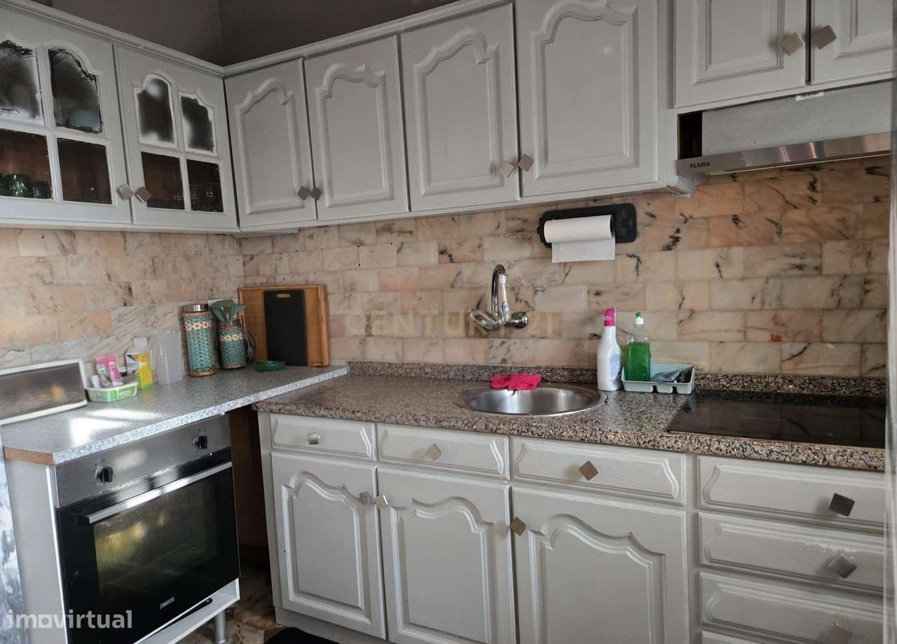 Moradia T4 pronta a habitar no centro de Alcains - Grande imagem: 2/23