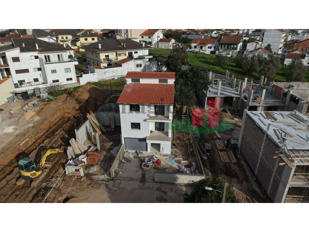 Moradia T3 Rio Maior***RIOMAGIC*** - Grande imagem: 2/42