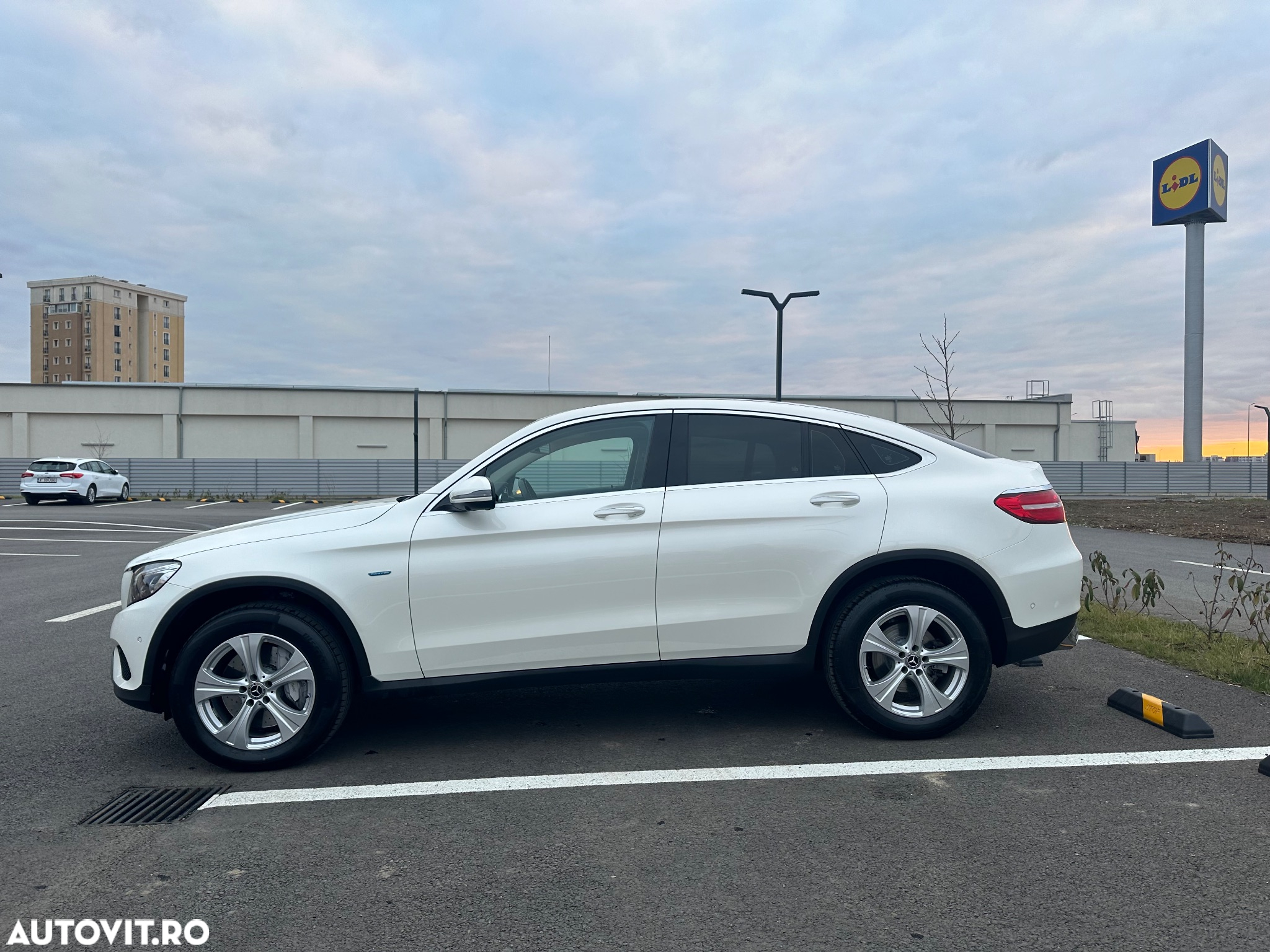 Mercedes-Benz GLC Coupe 350 e 4MATIC - 5