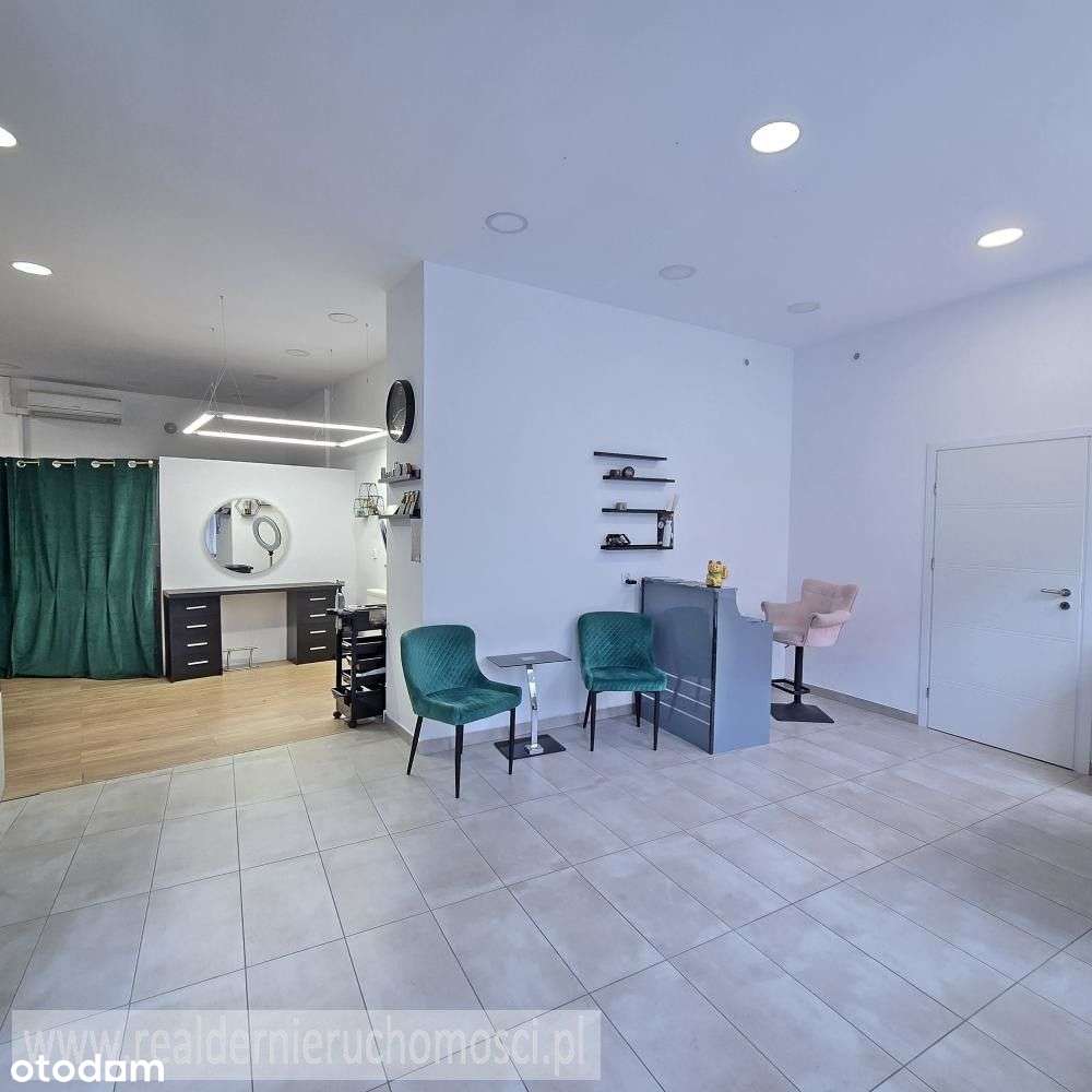 Lokal na parterze w centrum-0