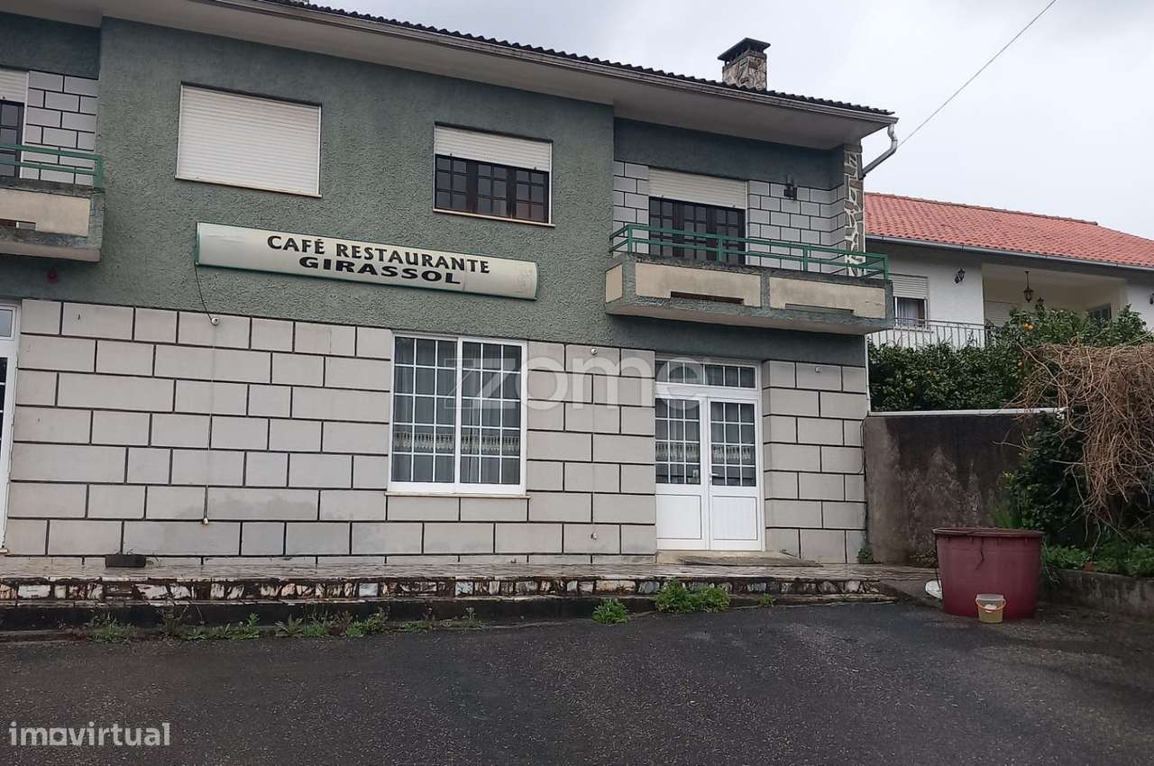 Moradia com Restaurante Pronto a Funcionar - Grande imagem: 1/41