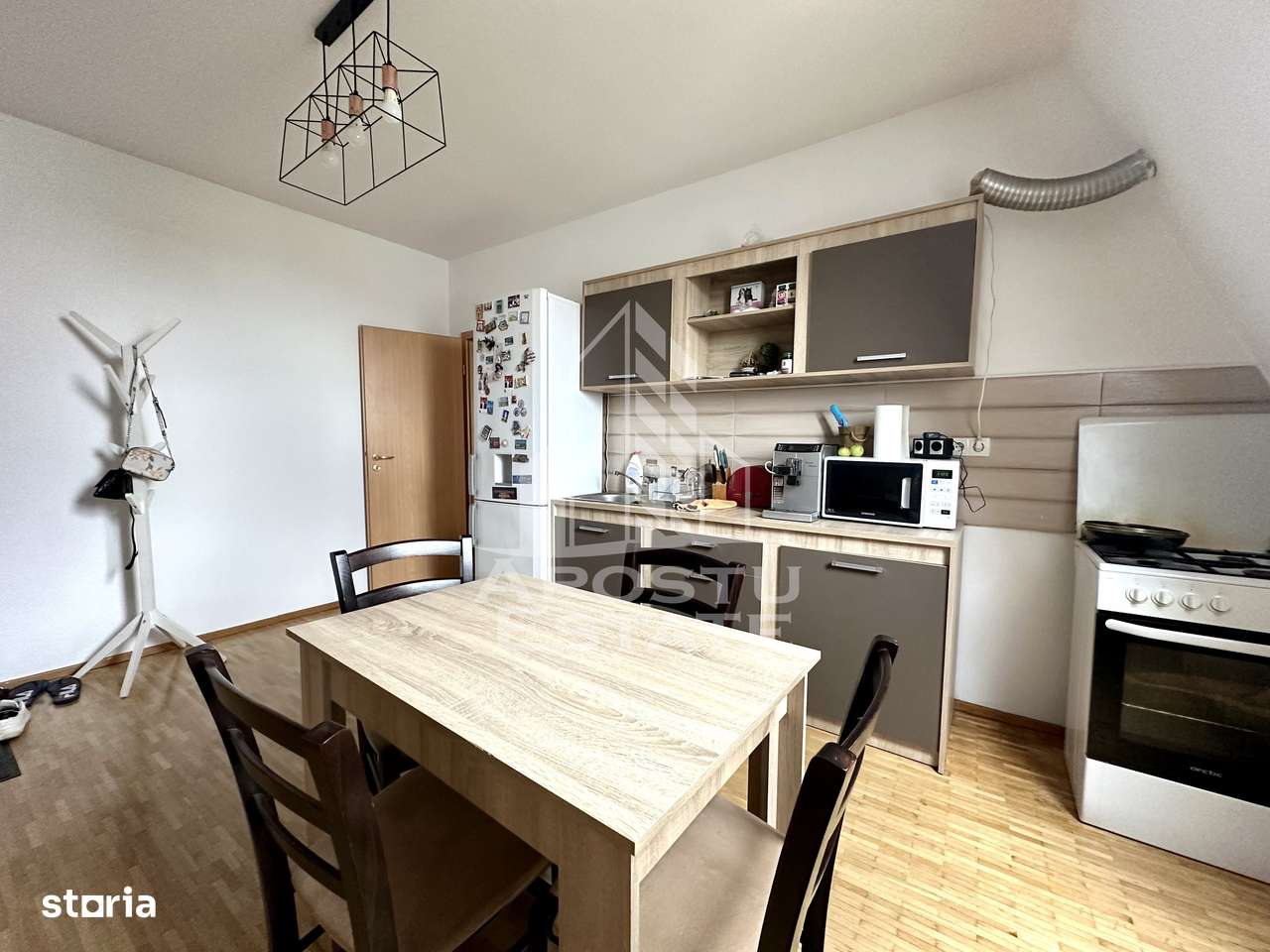 Apartament spatios cu 2 camere, centrala proprie, zona Dambovita - Imagine principală: 5/9