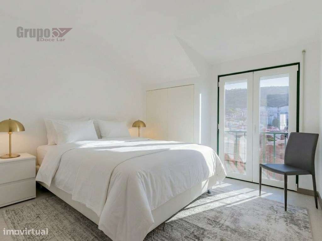 T2 Duplex Exclusivo a 150m da Praia com Vista Mar e Castelo- Sesimbra-3