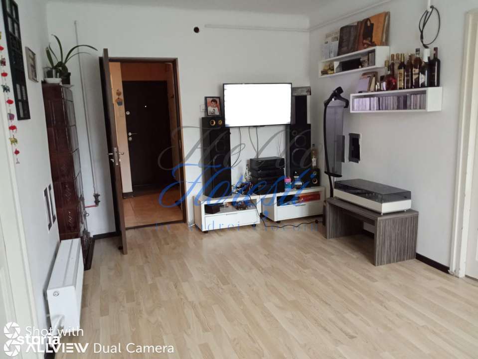 Apartament 3 camere 50 mp in Cluj zona Grigorescu - Imagine principală: 4/10