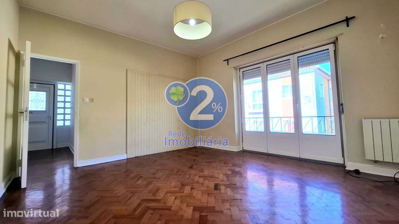 Apartamento T5 Duplex com Logradouro - Pousos-13