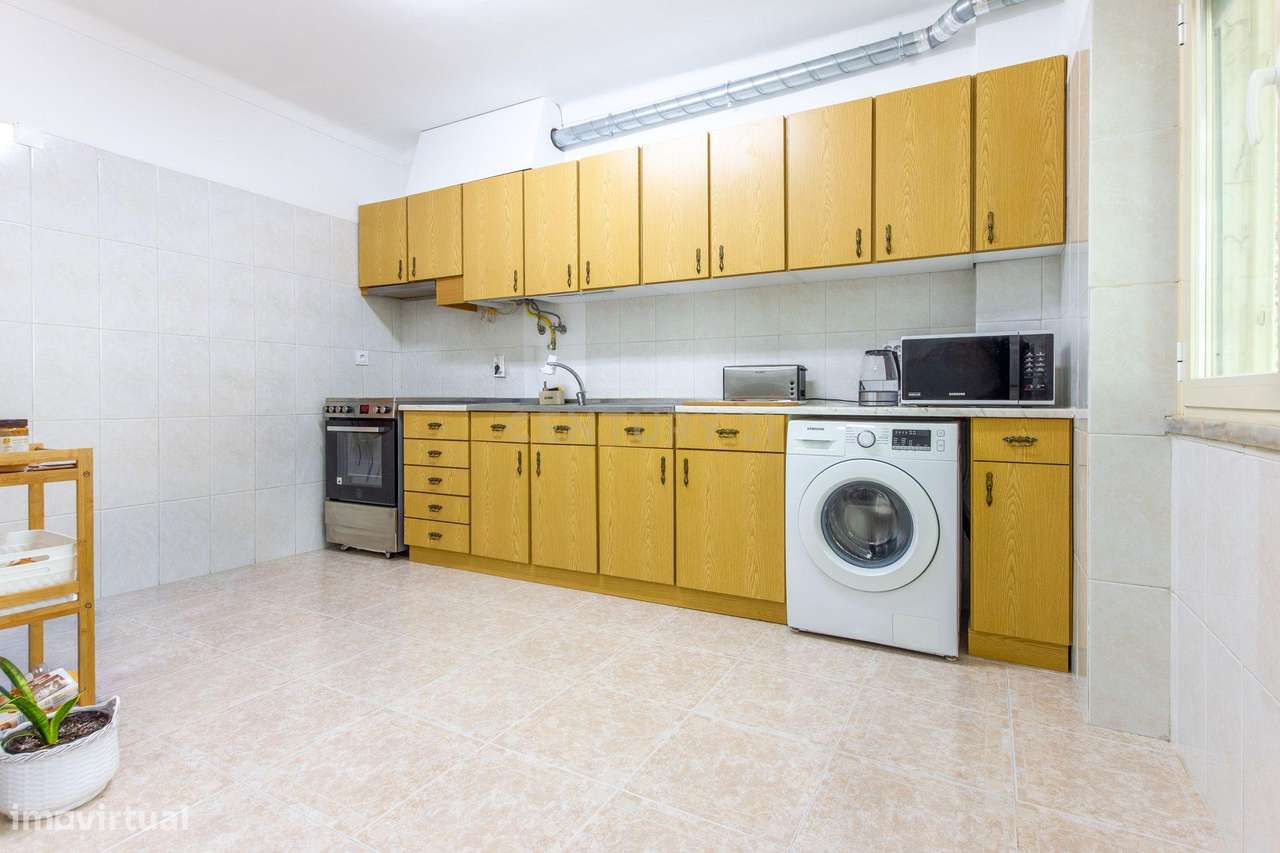 Apartamento originalmente T3, convertido em T2 (mas facilmente reversí-14
