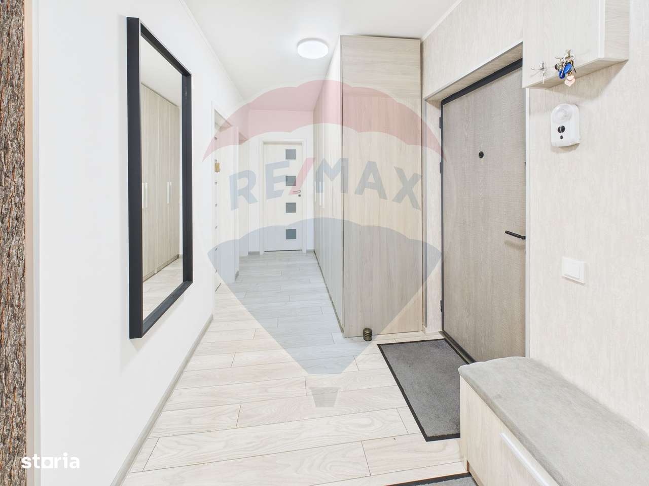 Apartament 3 camere - Titan,  balcon generos și 2 locuri de parcare - Imagine principală: 3/20