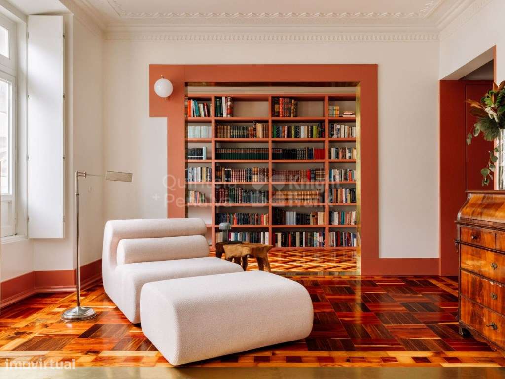 Apartamento T2 + 2, com varanda próximo da Av. da Liberdade - Grande imagem: 4/27