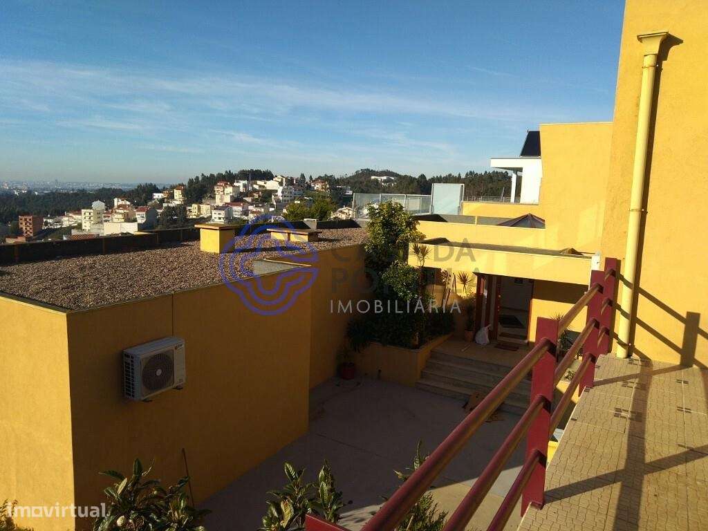 Lindíssima Moradia T6 de quatro frentes - Grande imagem: 5/60