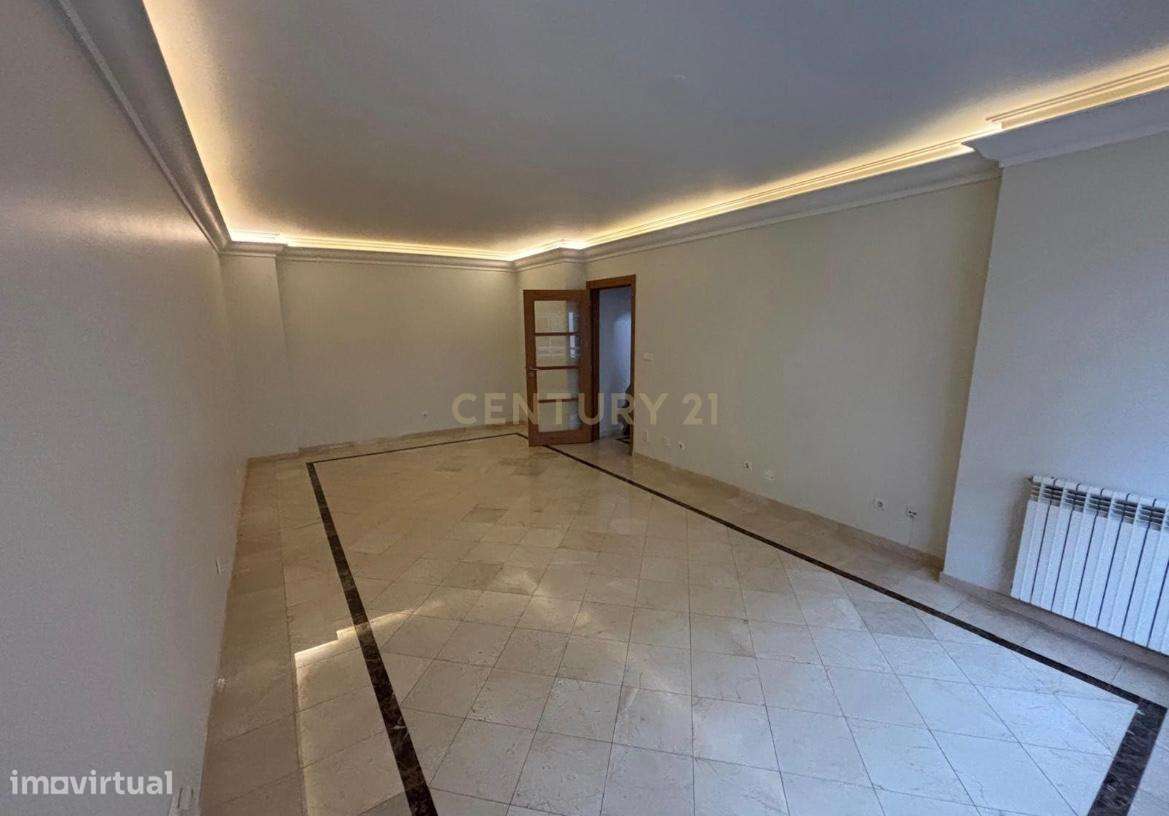 Apartamento T2 na Av. 5 de Outubro – Localização Premium em Lisboa - Grande imagem: 2/18