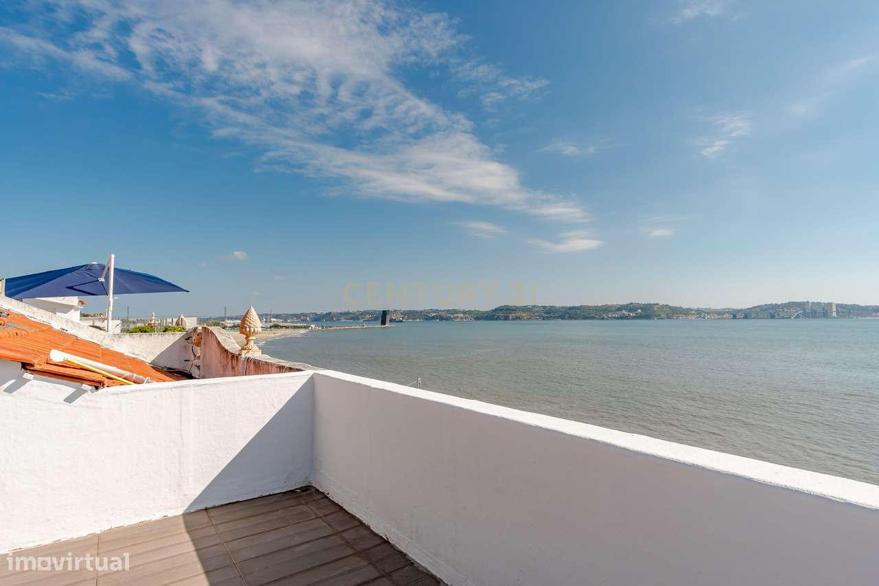 Espetacular apartamento T4 com vista deslumbrante sobre o rio Tejo – C-35