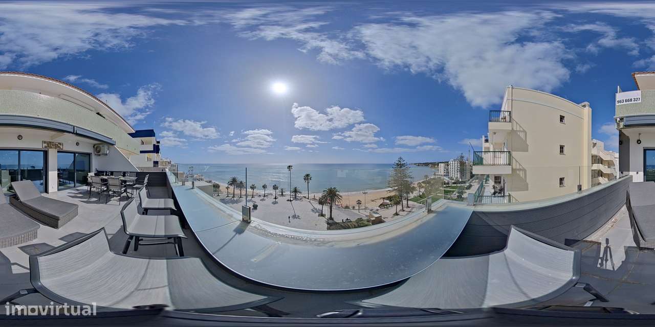 Apartamento T3 Renovado com Vista Mar e Terraço em Armação de Pêra-48